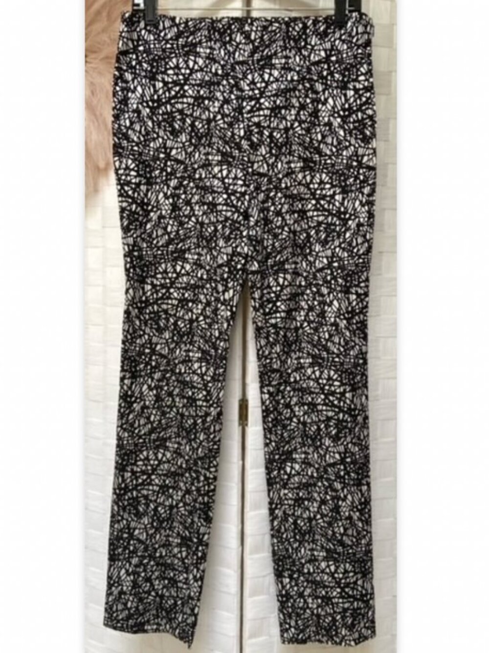 Doncaster Black & White Side Zip Geometric Artsy Pants Size 8